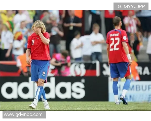 阿汤哥足球：从银幕到绿茵场的激情与梦想之旅